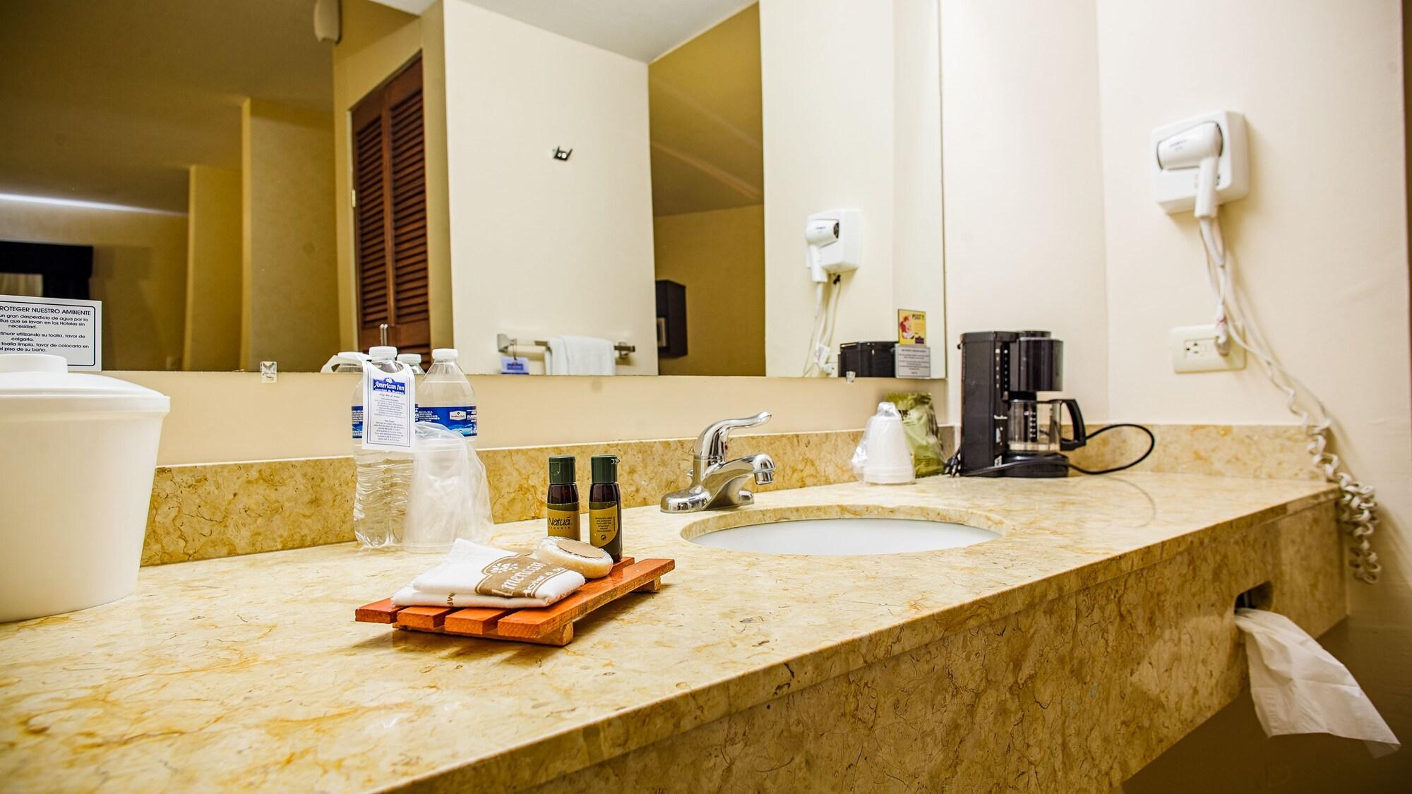 American Inn Hotel und Suites Delicias Exterior foto