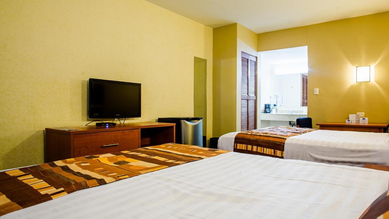 American Inn Hotel und Suites Delicias Exterior foto